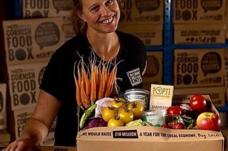 Biokiste-Ferienhaus-4-Personen-Merlin-Farm-Cottages-Landhaus-Urlaub-Cornwall-England-UK-Familienurlaub-mit-Kindern-nachhaltig-eco-tourism-meer-bauernhof-strand-hund