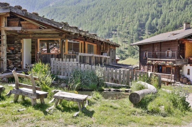Garten-Oberniederhof-Südtirol-nachhaltiger-Urlaub-stylish-Bauernhof-Familie-Kinder-Familienurlaub-Ferien-Biohof-Eco
