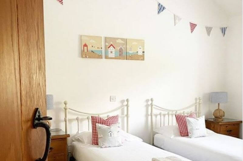 Kinderzimmer-Merlin-Farm-Cottages-Landhaus-Urlaub-Cornwall-England-UK-Familienurlaub-mit-Kindern-nachhaltig-eco-tourism-meer-bauernhof-strand-hund