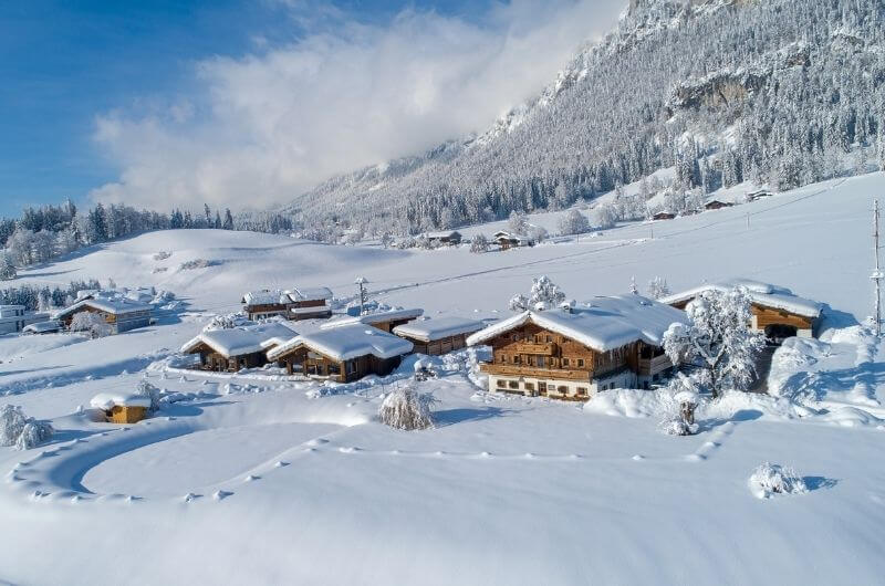 Narzenhof-Tiroler-Bauernhof-Skiurlaub-Winterurlaub-mit-Kind-in-Tirol-Ferienwohnung-Kinder-Chalet-Urlaub-Familie-Traumurlaub-nachhaltig-Kitzbüheler-Alpen-Johann-Luxus