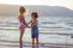 Geschwister-am-Strand-Familienurlaub-ohne-Streit-limor-zellermayer-COzpvQtcqMA-unsplash