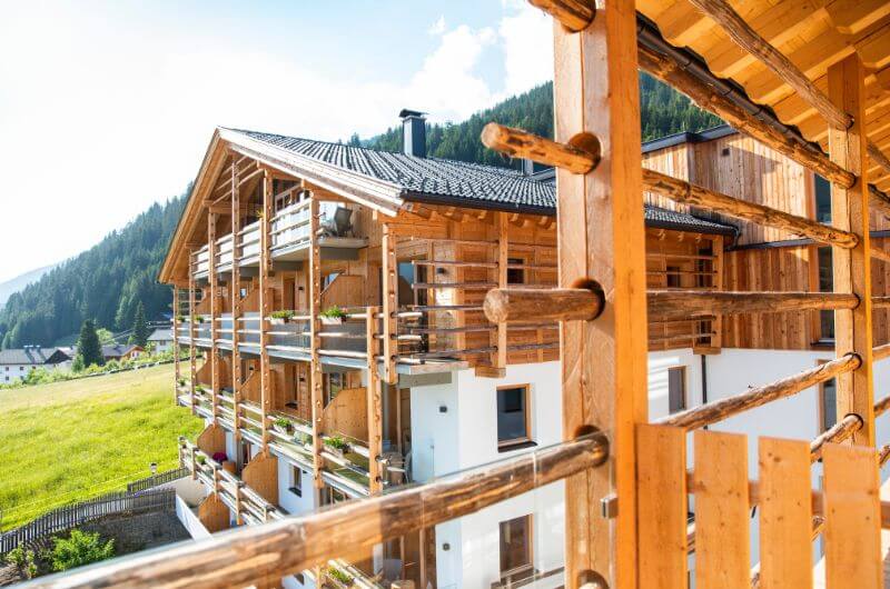 AlmfamilyhotelScherer-Osttirol-4-Sterne-Familienhotel-Kinderhotel-Babyhotel-an-der-Piste-Urlaub-mit-Kindern-mit-Tieren-nachhaltig-Familienurlaub-Geheimtipp-Wellness
