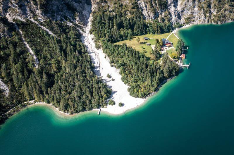 Der familienfreundliche Achensee mit seinen Attraktionen in Tirol ist ein idealer Ausflugsort im Urlaub mit Kindern in Tirol..