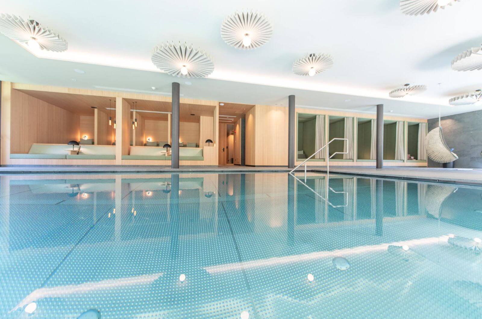 Pool-Babypool-Familienhotel-Suedtirol-Vals-linara-family-Kinderhotel-mit-Ferienwohnung-Hallenbad-Naturhotel-nachhaltig-bio