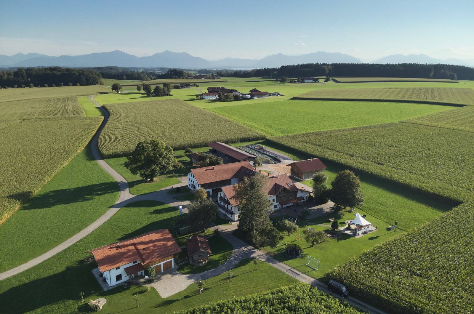 urlaub-auf-dem-Kinderbauernhof-Urlaub-mit-Kind-in-Bayern-deutschland-chiemsee-ferienwohnung-familienfreundlich-esterer-hof-familienurlaub