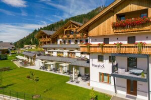 Aparthotel-Familienhotel-mit-Ferienwohnungen-Osttirol-Oesterreich-Obertilliach-Tillga-Glück-Familienurlaub-Urlaub-mit-Kind
