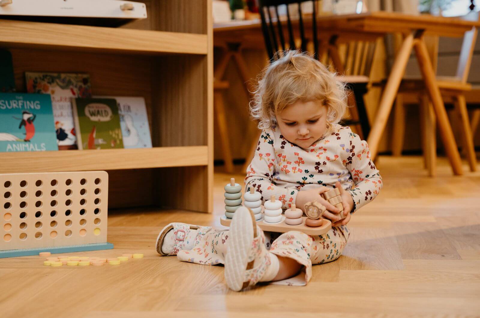 spielsachen-boutique-hotel-familienfreundlich-schladming-eco-cabins-nachhaltig-familienhotel-biyou-oesterreich-ferienhaus