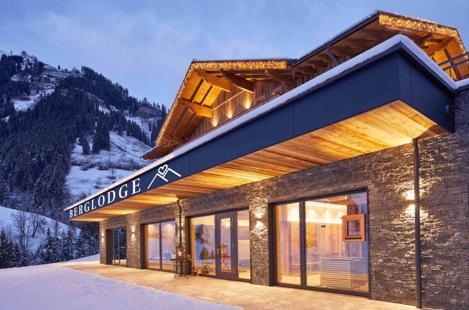 Moderner-Berg-Bauernhof-Urlaub-mit-Kindern-Baby-Hoftiere-Alpen-Oesterreich-Ferienwohnung-Bergldoge-Grossarl