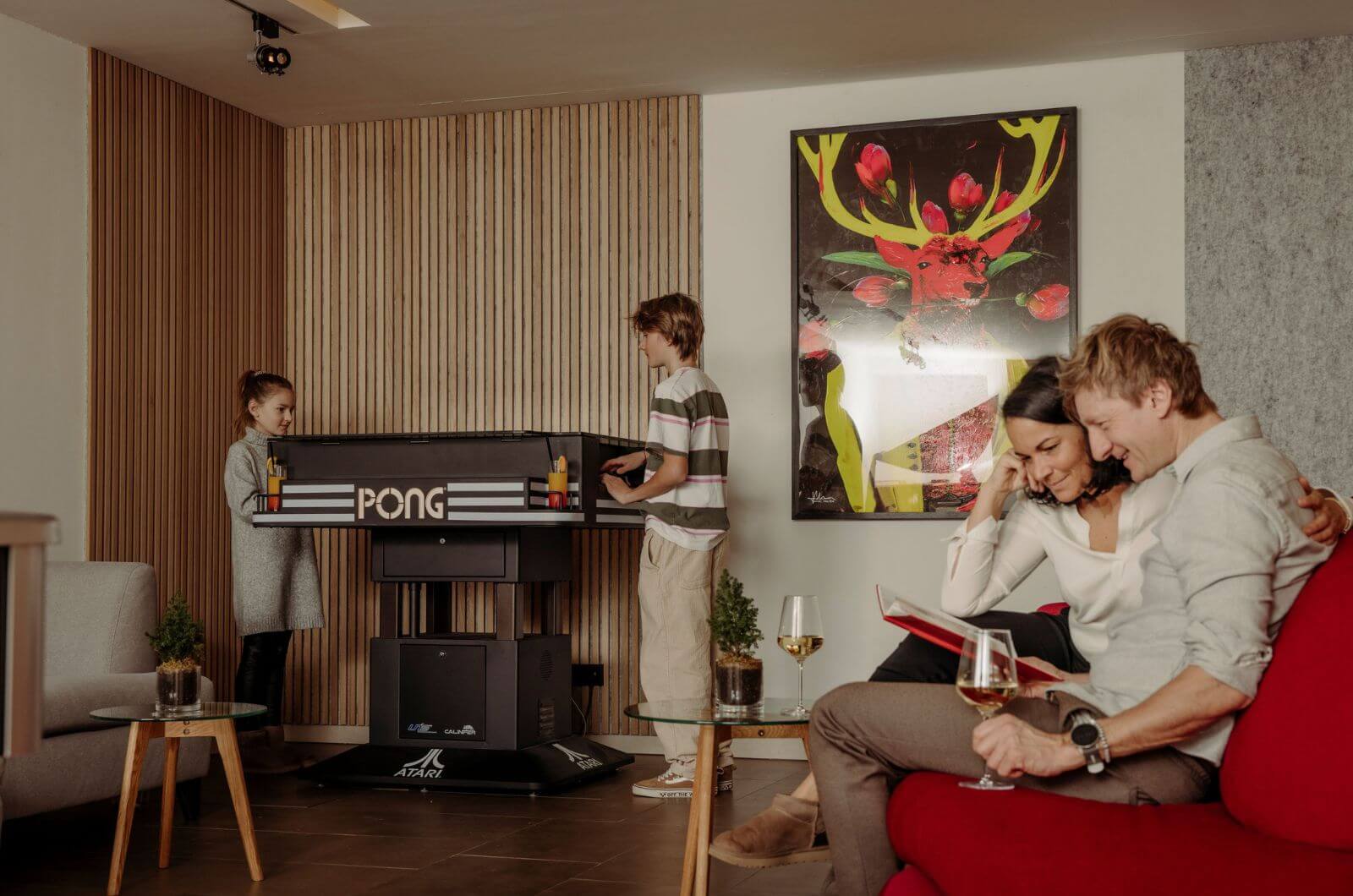 Teens-Room-Familienhotel-direkt-an-Skipiste-Saalbach-Hinterglemm-Urlaub-mit-Kind-Pool-Waldgarten-Hotel-Theresia